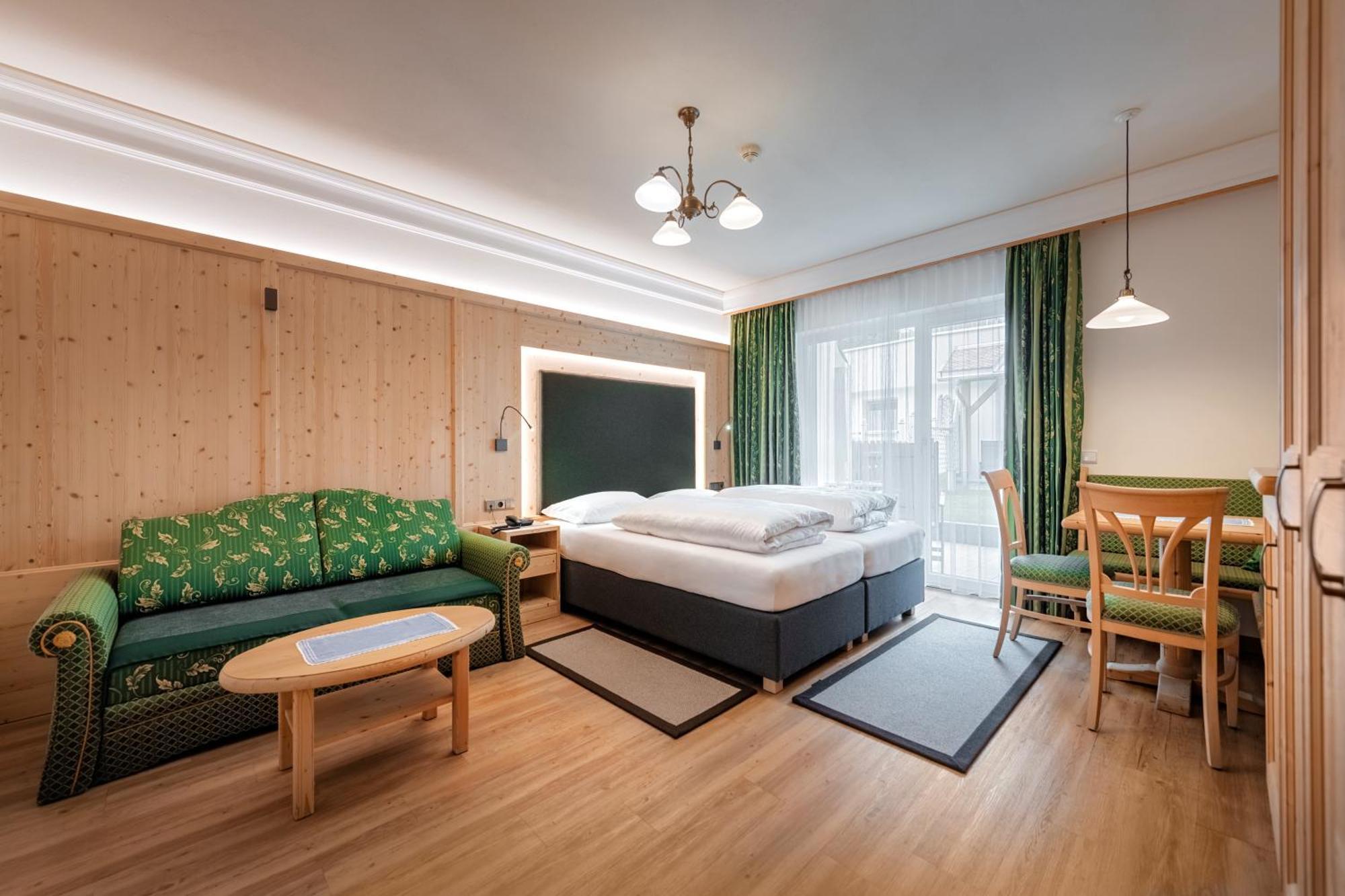 Hotel Sureghes Ortisei Kültér fotó